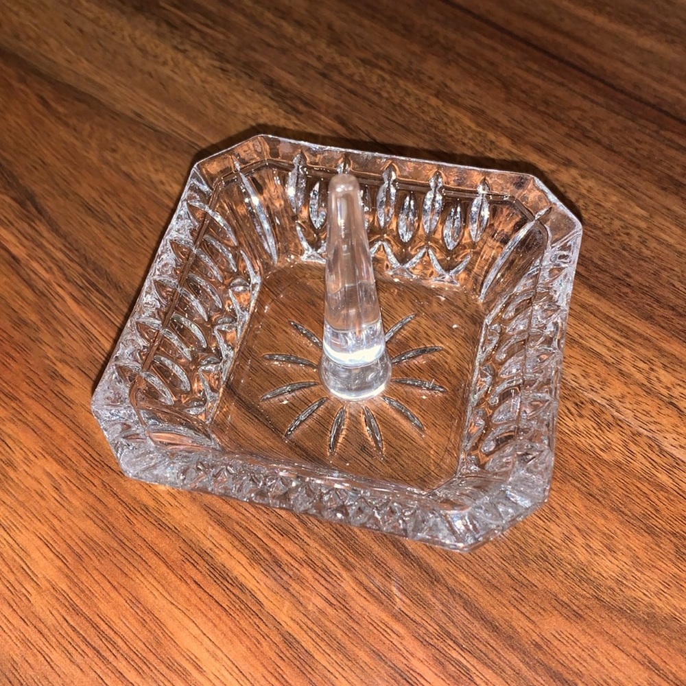 Glass ring holder